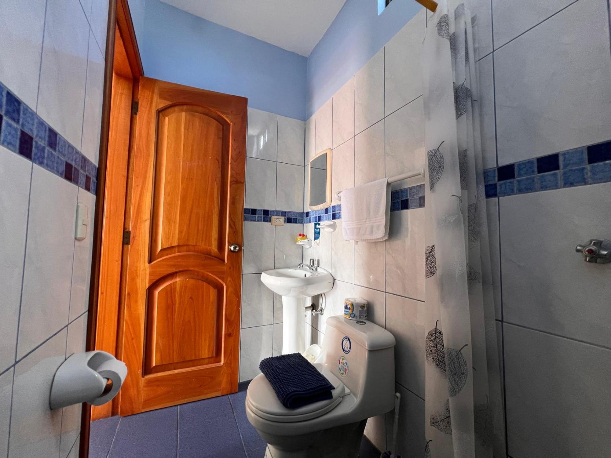 Hostal Casa Cascada Puerto Ayora  Eksteriør bilde