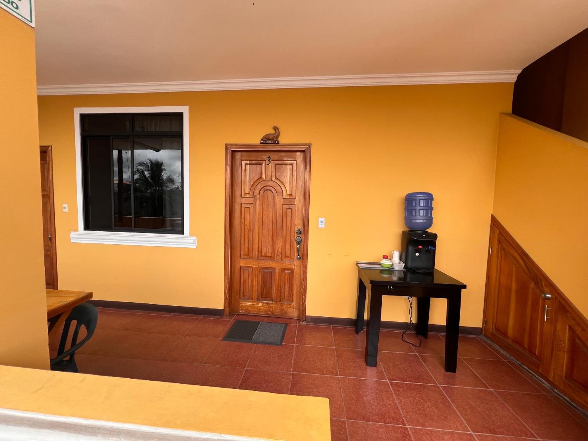 Hostal Casa Cascada Puerto Ayora  Eksteriør bilde