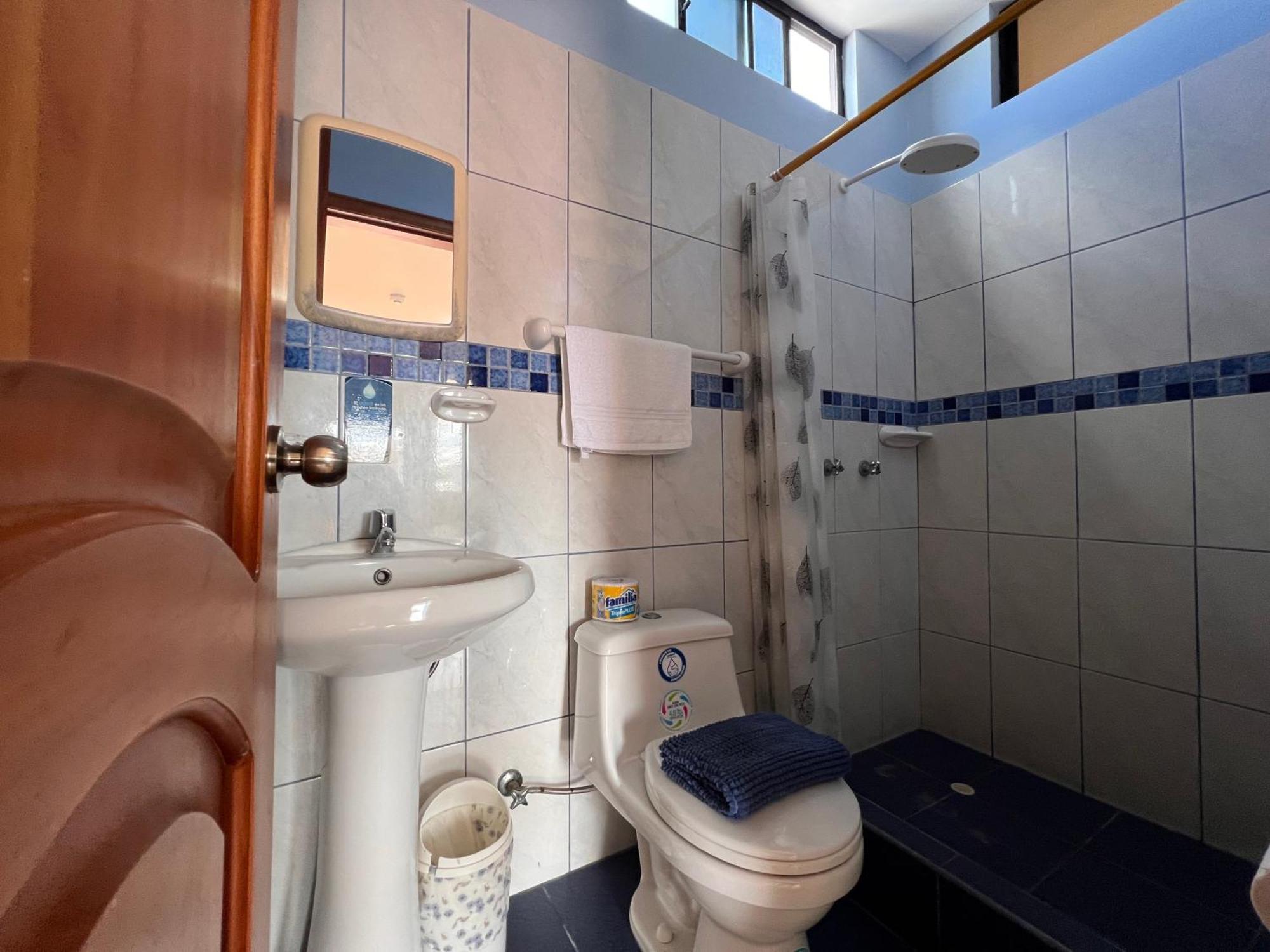 Hostal Casa Cascada Puerto Ayora  Eksteriør bilde