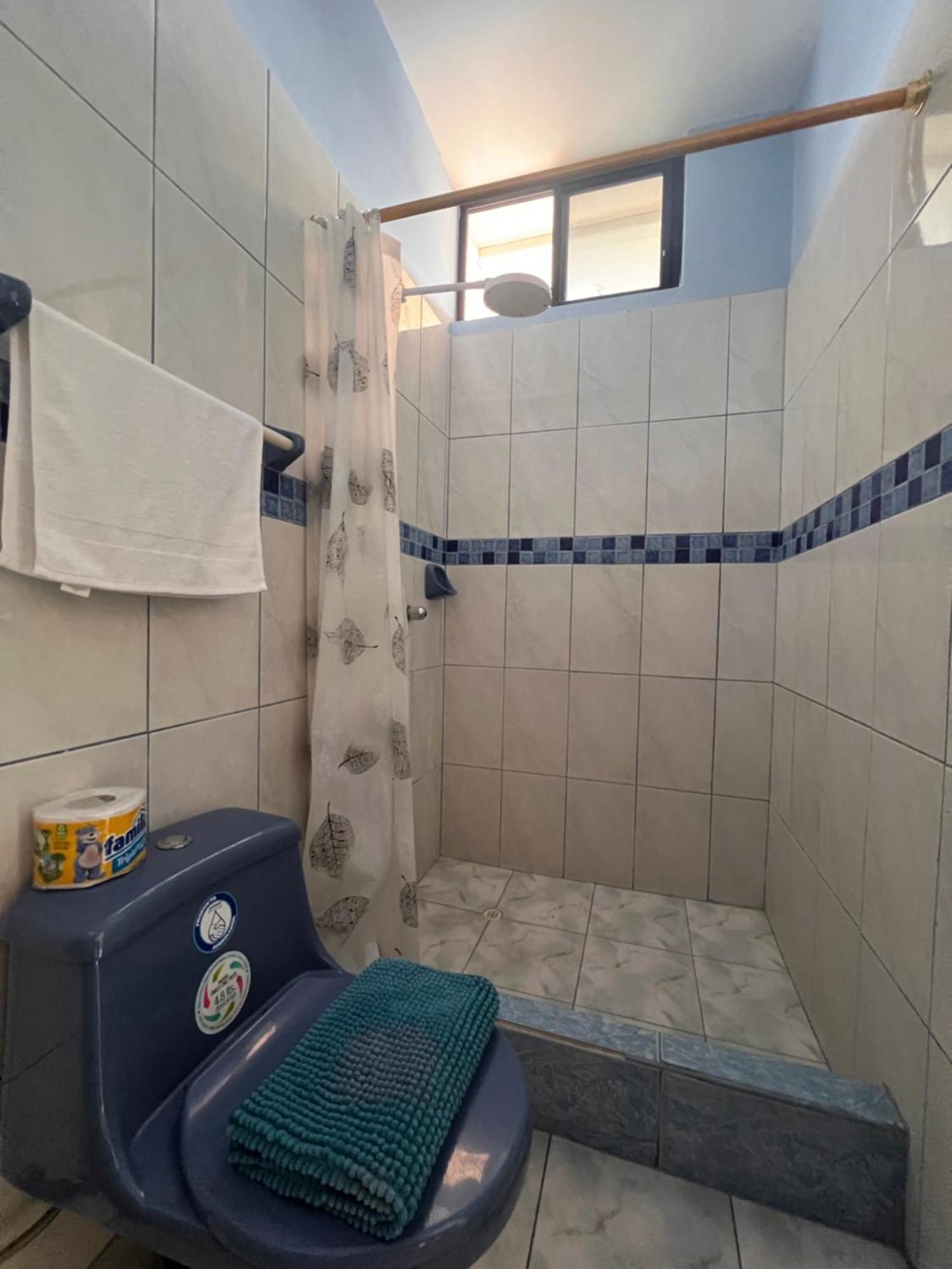 Hostal Casa Cascada Puerto Ayora  Eksteriør bilde