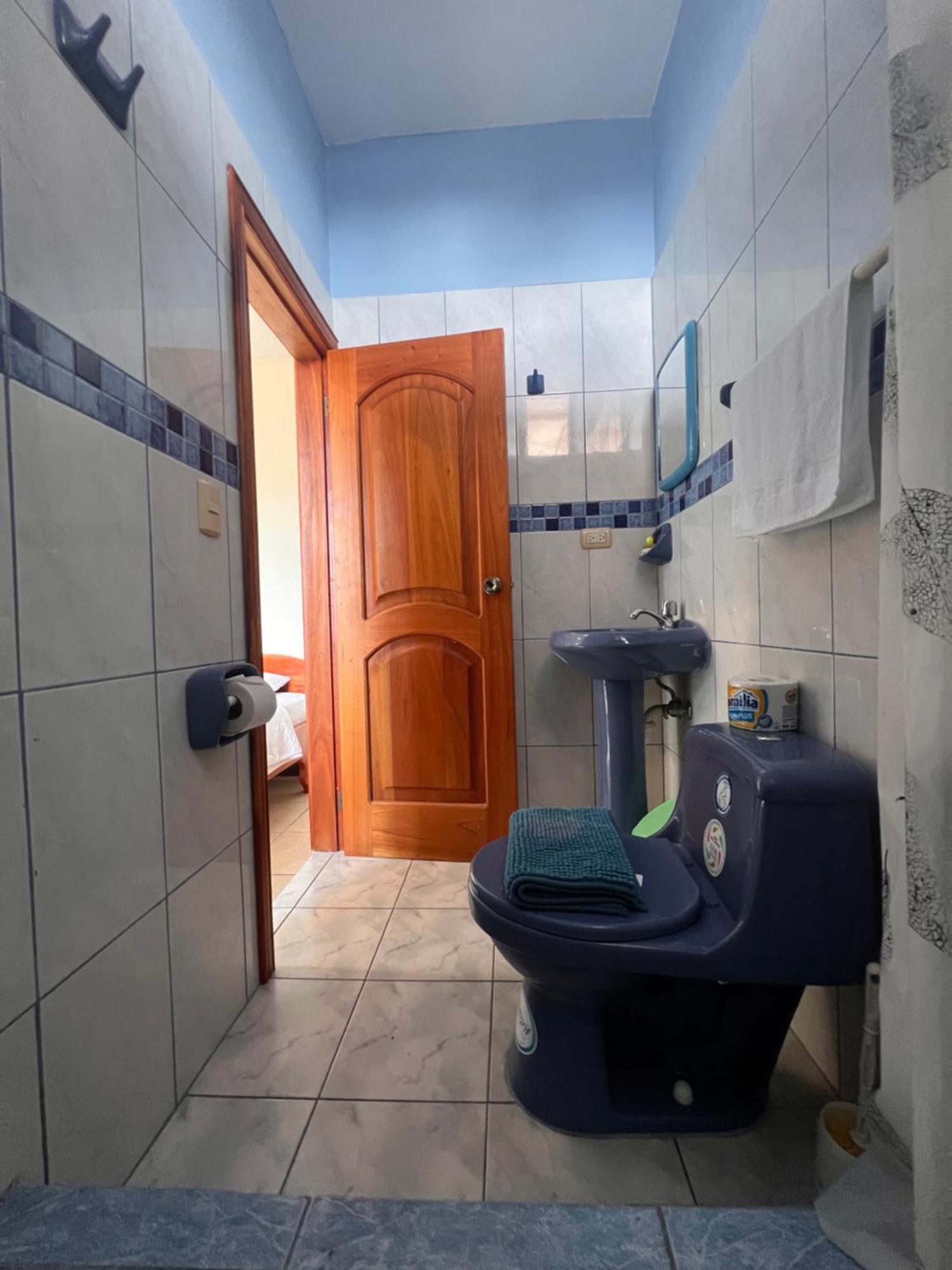 Hostal Casa Cascada Puerto Ayora  Eksteriør bilde
