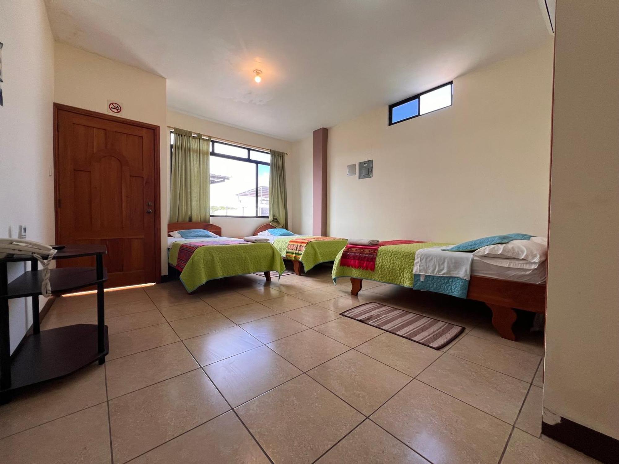 Hostal Casa Cascada Puerto Ayora  Eksteriør bilde