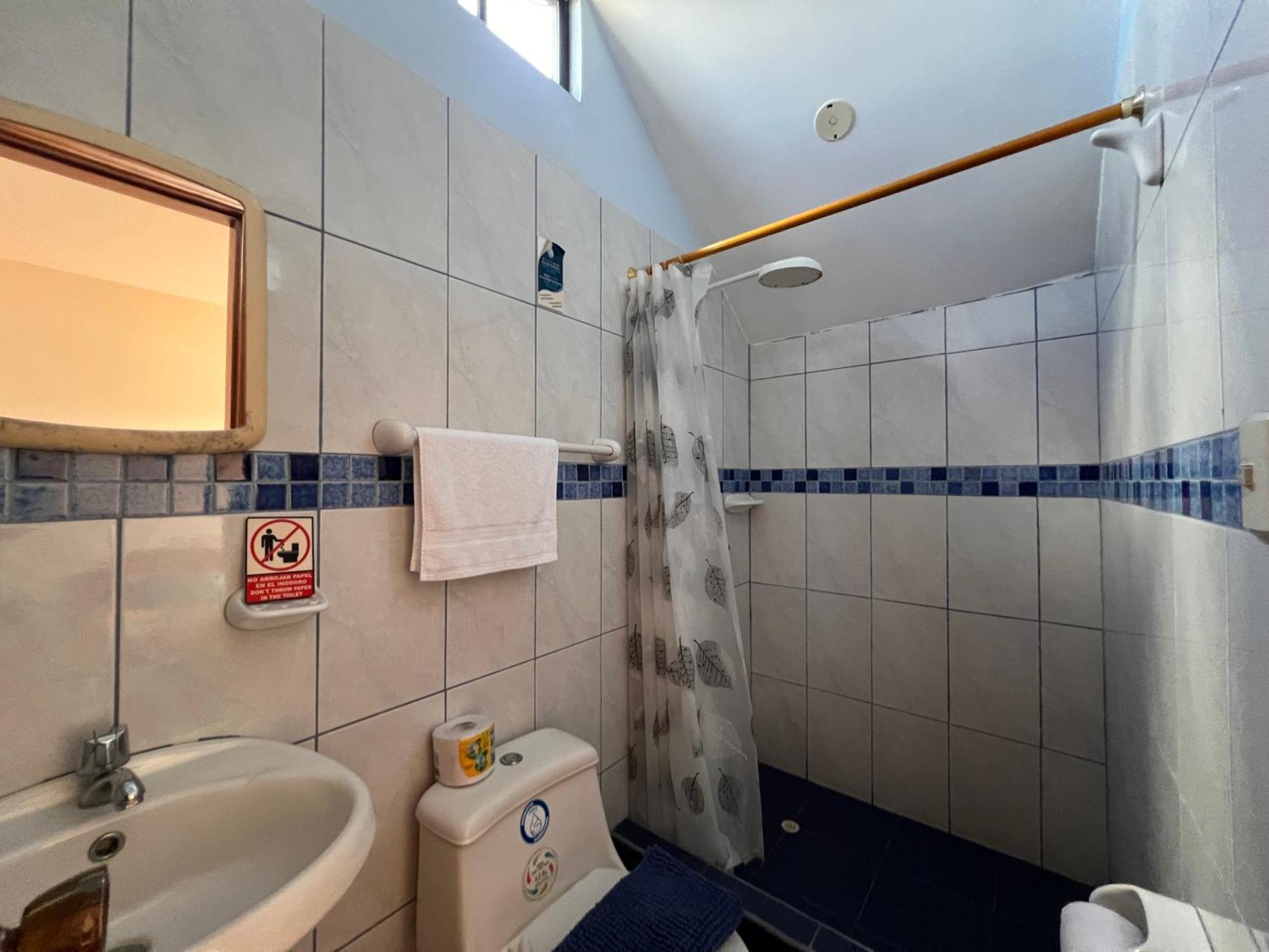 Hostal Casa Cascada Puerto Ayora  Eksteriør bilde