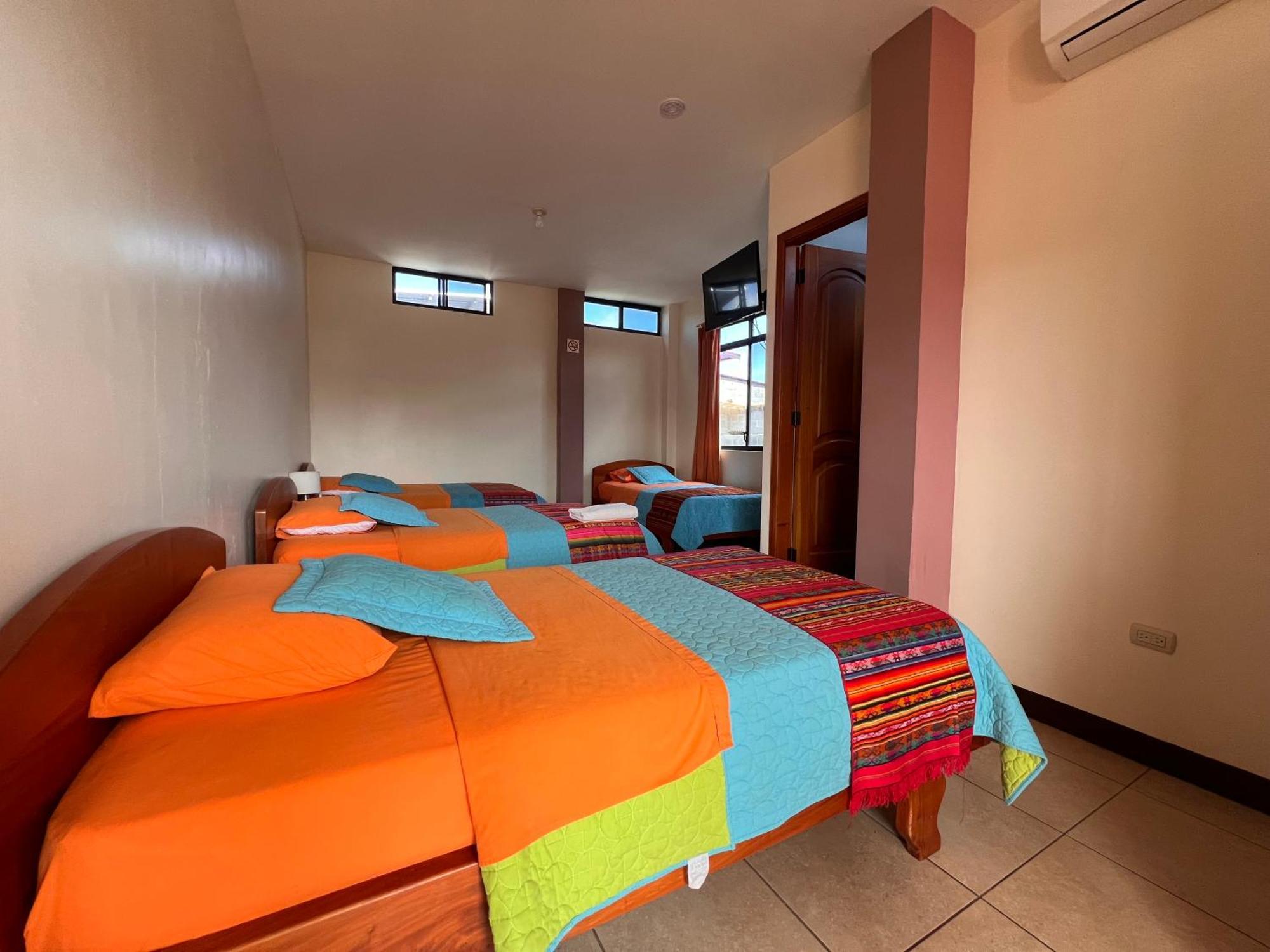Hostal Casa Cascada Puerto Ayora  Eksteriør bilde