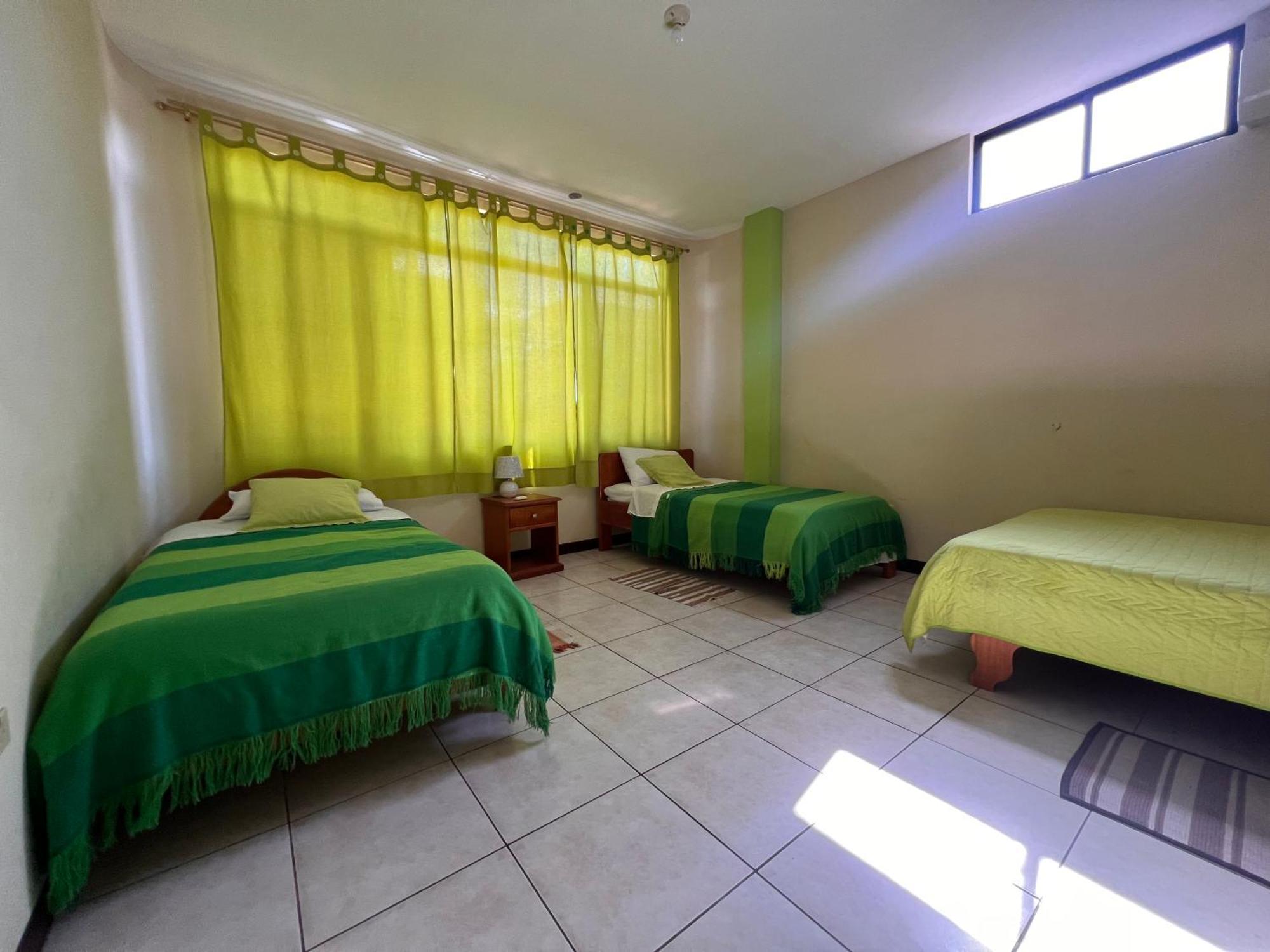 Hostal Casa Cascada Puerto Ayora  Eksteriør bilde
