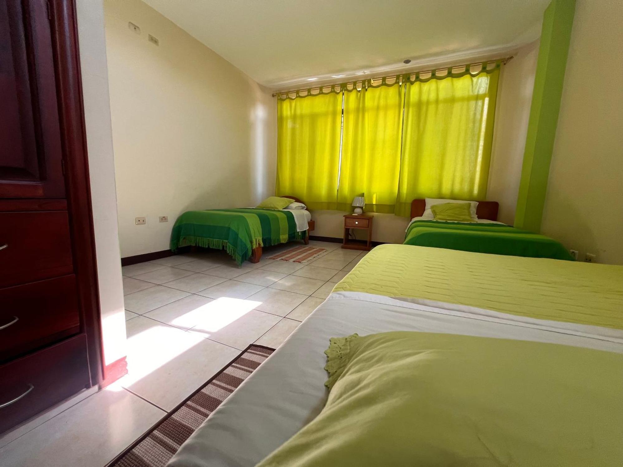 Hostal Casa Cascada Puerto Ayora  Eksteriør bilde