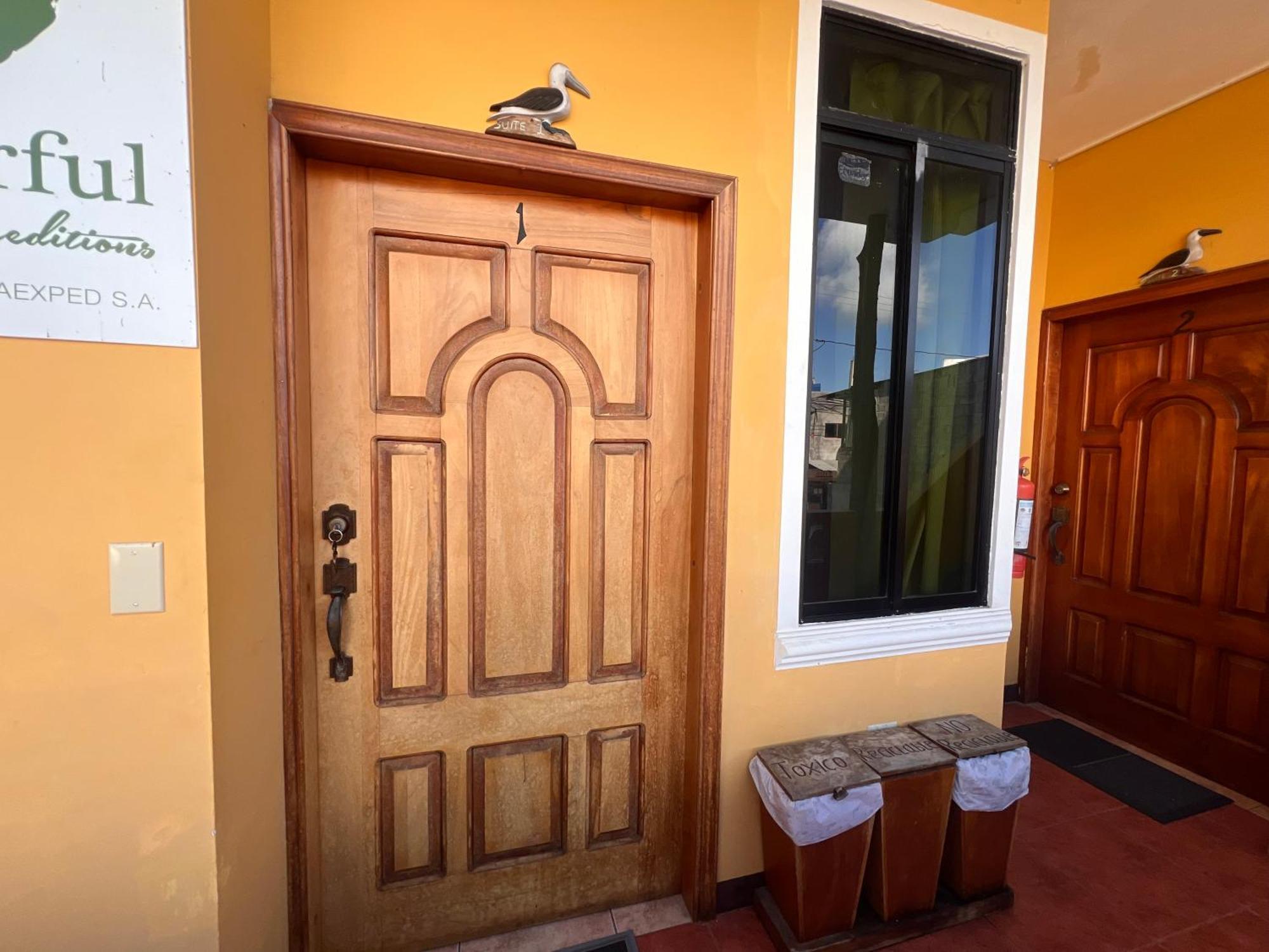 Hostal Casa Cascada Puerto Ayora  Eksteriør bilde
